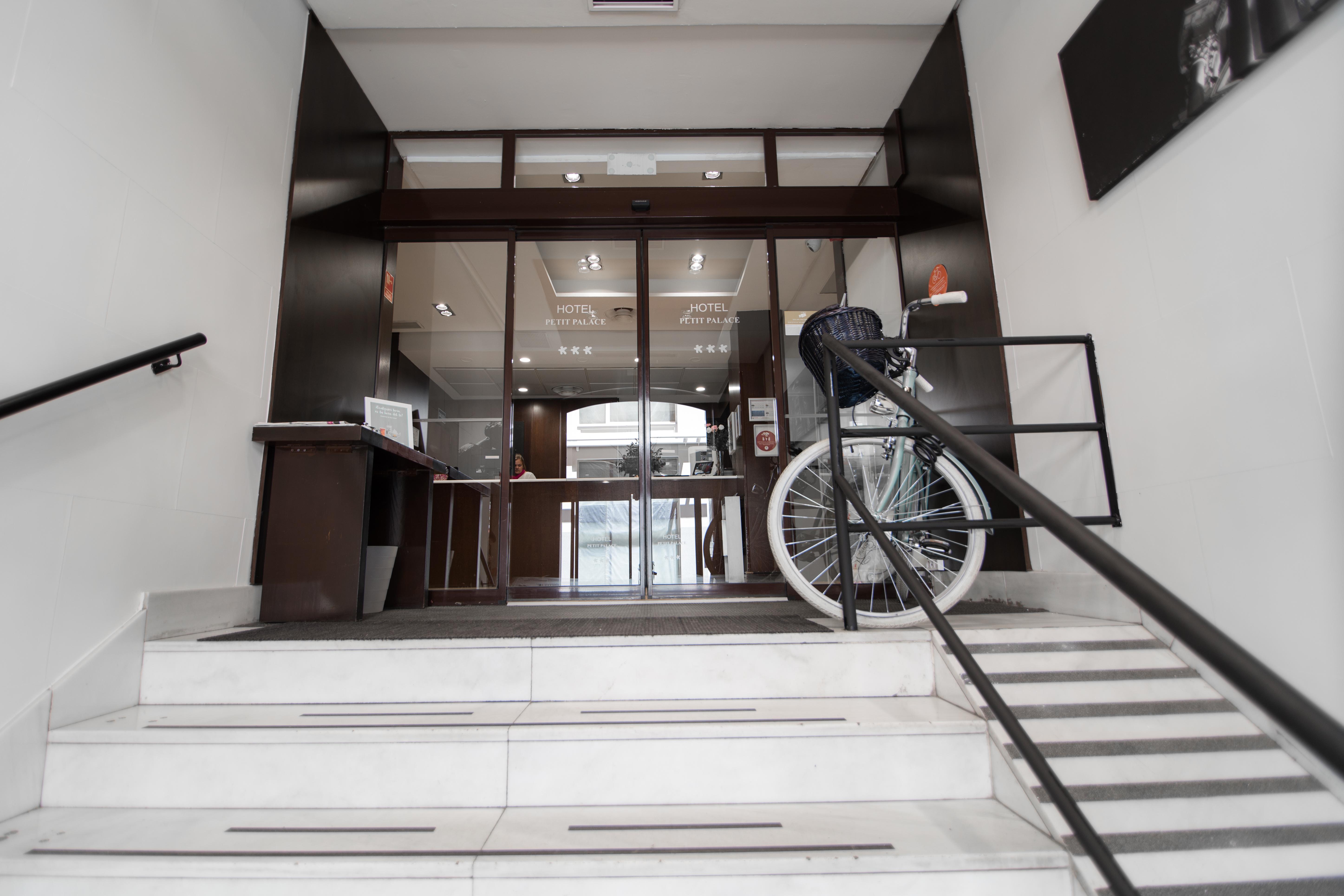 Petit Palace Cliper-Gran Via Мадрид Екстериор снимка