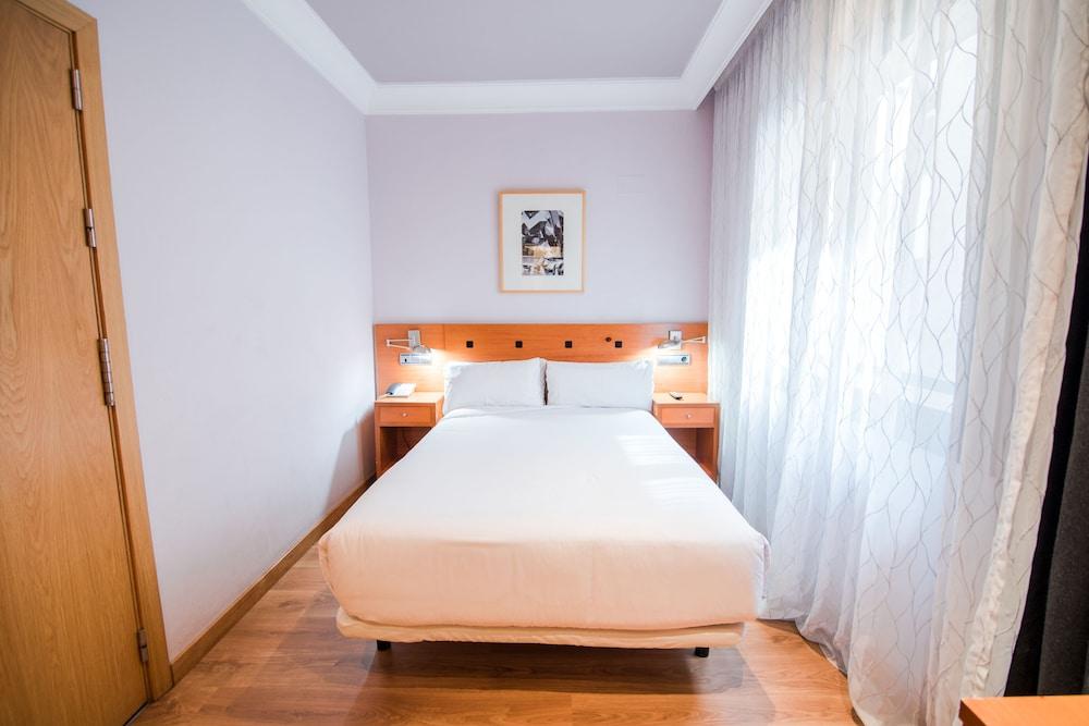 Petit Palace Cliper-Gran Via Мадрид Екстериор снимка