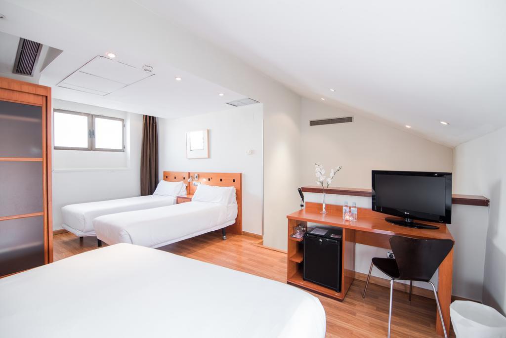 Petit Palace Cliper-Gran Via Мадрид Екстериор снимка